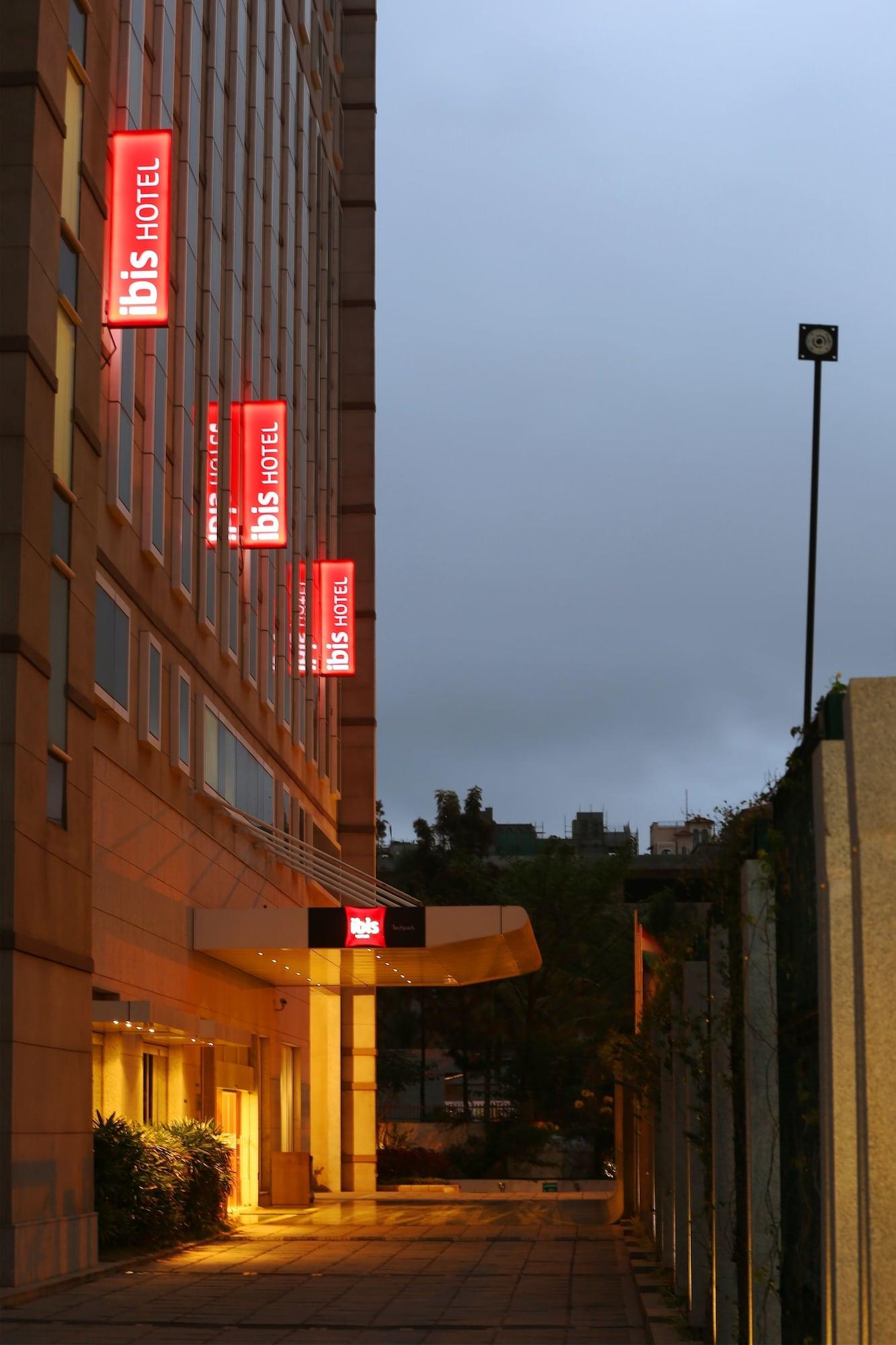 Hotel Ibis Bengaluru Outer Ring Road Zewnętrze zdjęcie